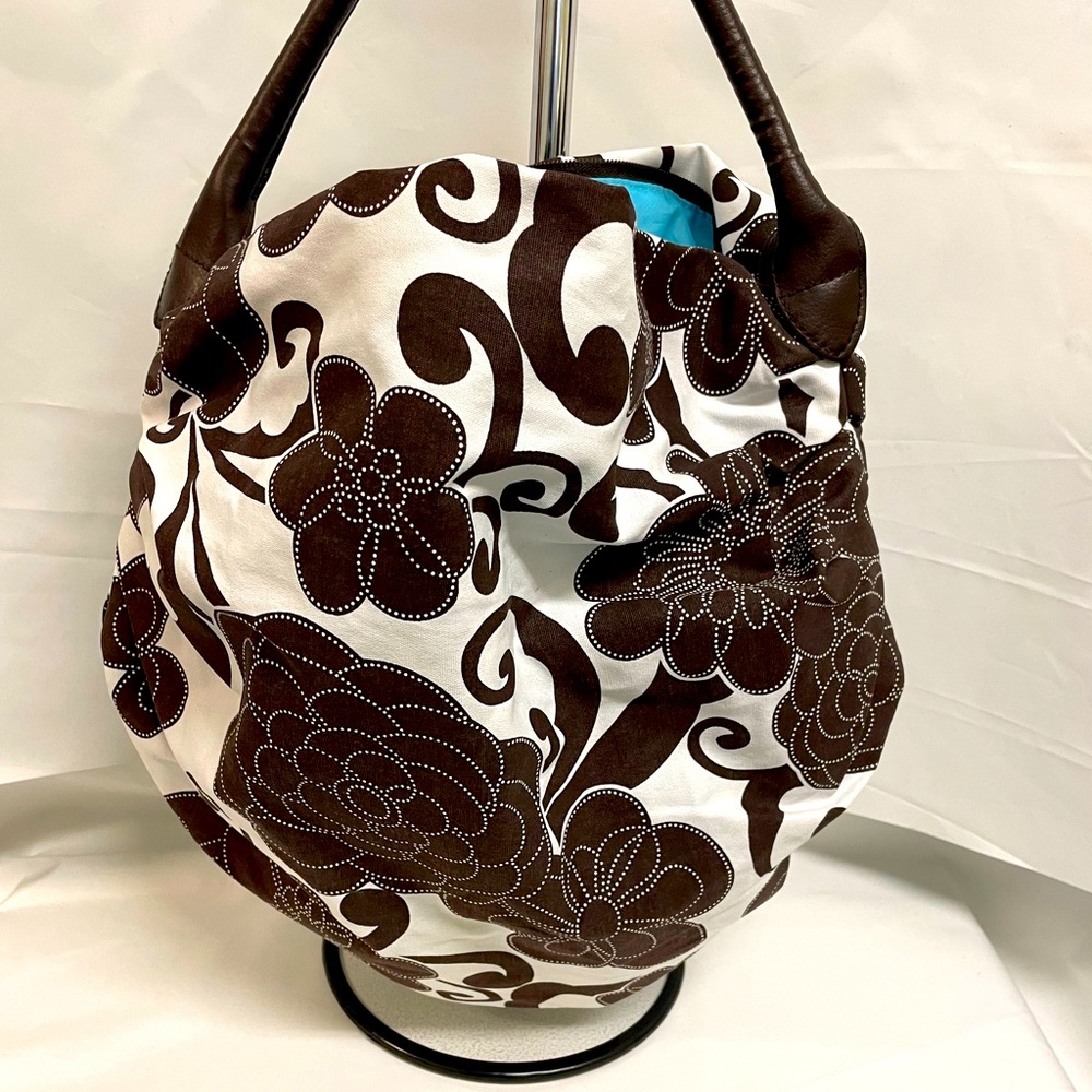 Excellent condition Sams Fifth Avenue handbag